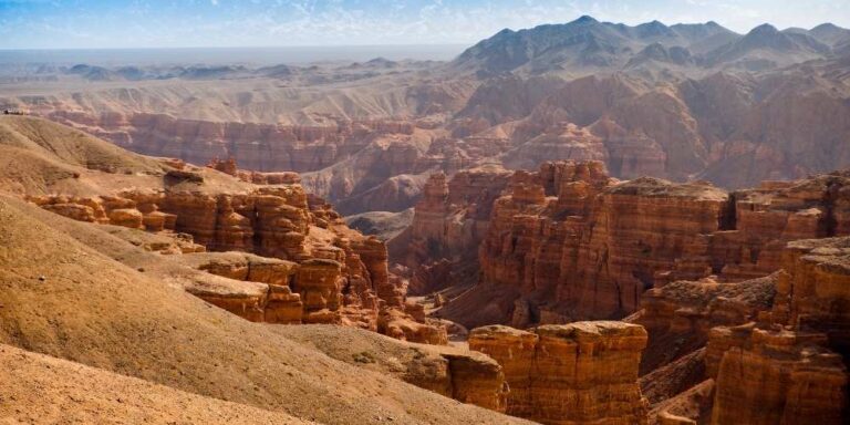 קניון צ'ארין, אגמי קולסאי ואלמטי